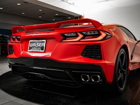 Used 2022 Chevrolet Corvette Stingray Premium Conv w/ 3LT image 18