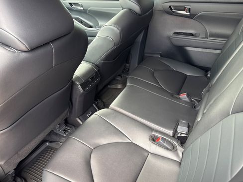 New 2026 Toyota Highlander XLE AWD/4WD image 10
