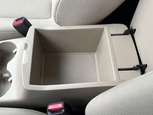 Used 2011 Hyundai Santa Fe GLS image 37