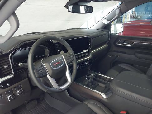 Used 2025 GMC Sierra 1500 SLT w/ SLT Premium Plus Package AWD/4WD image 17