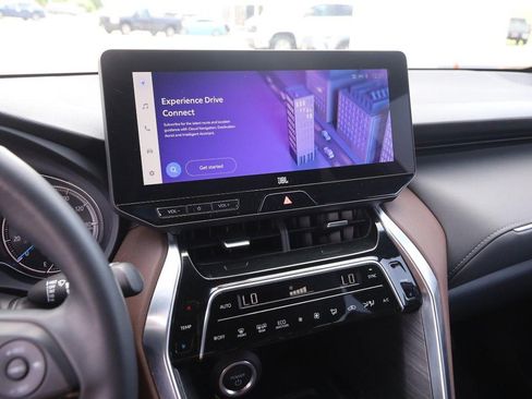 Certified 2023 Toyota Venza XLE AWD/4WD image 16