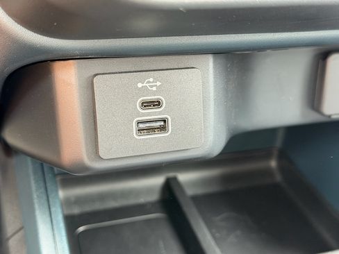 Certified 2025 Ford Maverick XL FWD image 14