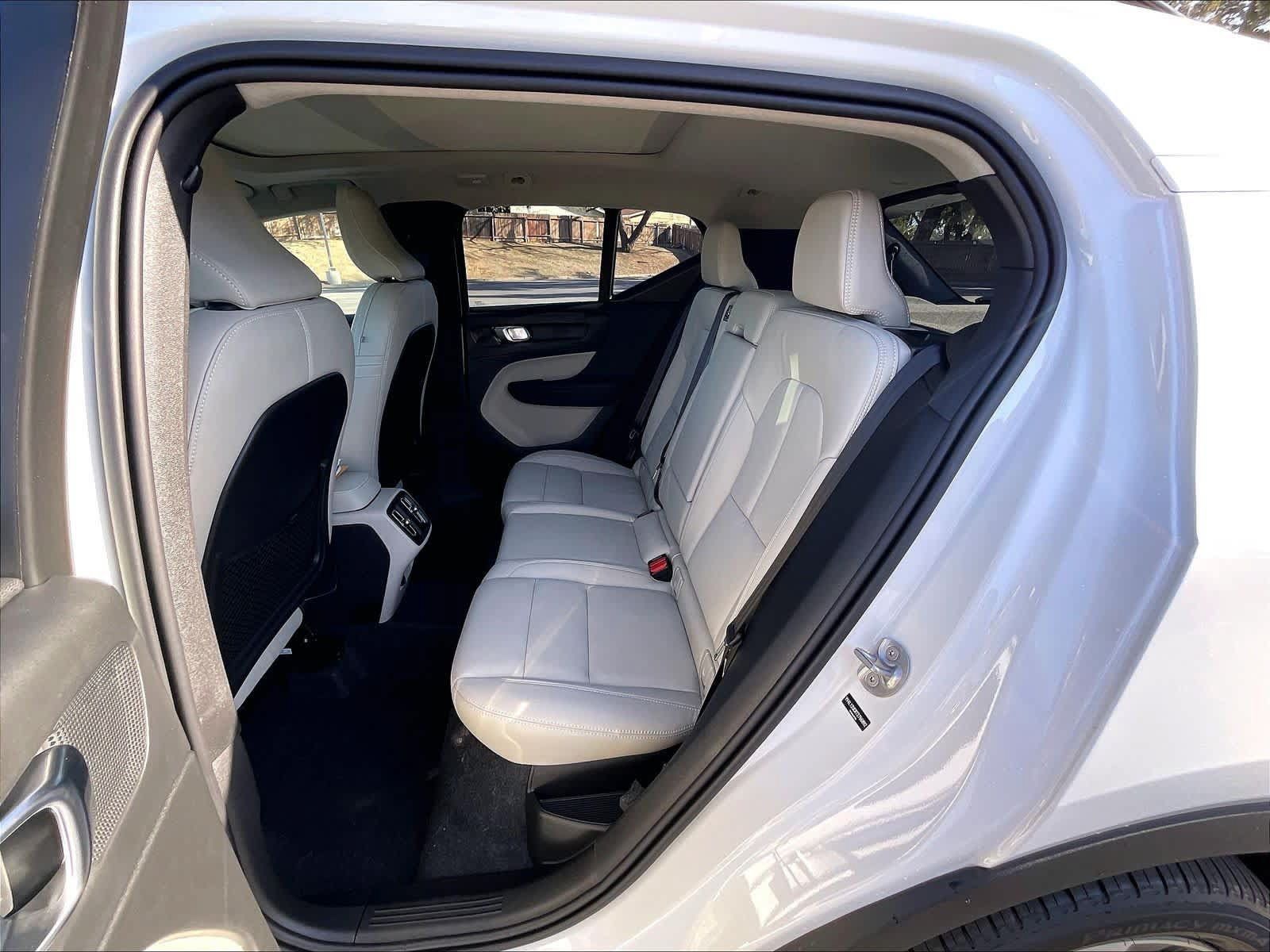 New 2026 Volvo XC40 B5 Plus w/ Protection Package Premier AWD/4WD image 12