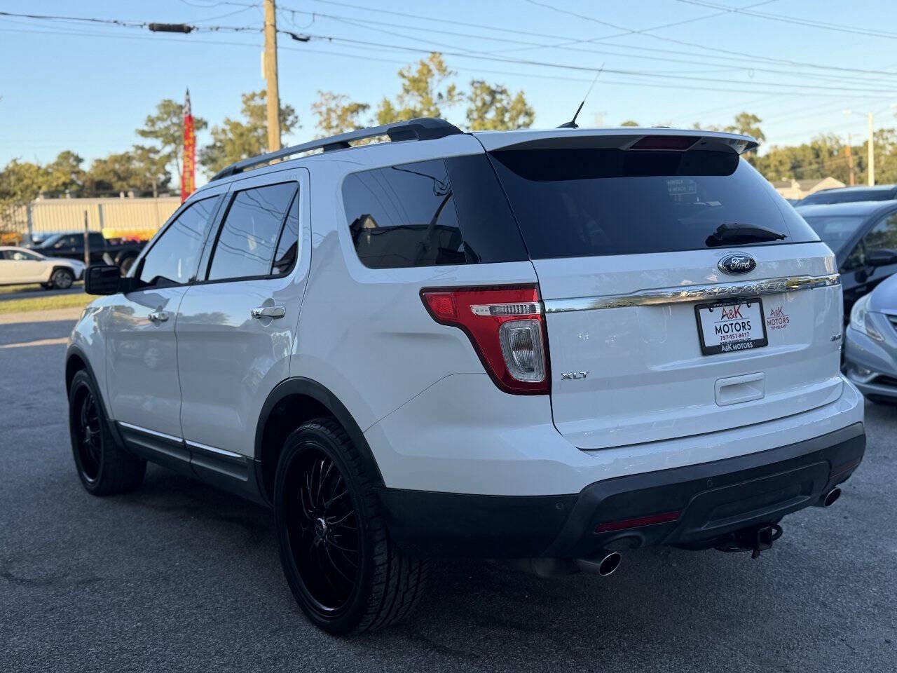 Used 2013 Ford Explorer XLT AWD/4WD image 4