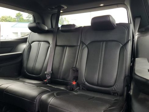 Certified 2024 Jeep Wagoneer Series II AWD/4WD image 15