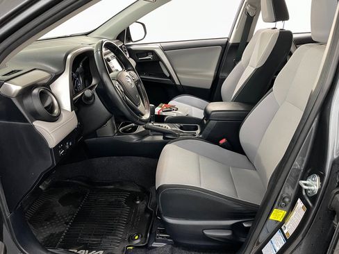 Used 2018 Toyota RAV4 XLE image 8