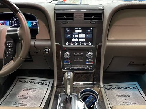Used 2016 Lincoln Navigator Select AWD/4WD image 12