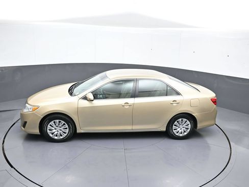 Used 2012 Toyota Camry LE FWD image 39