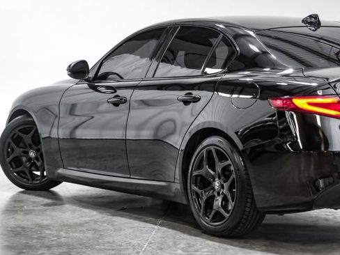 Used 2021 Alfa Romeo Giulia Sprint w/ Nero Edizione RWD image 15