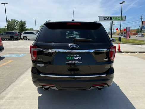 Used 2018 Ford Explorer XLT w/ Equipment Group 202A AWD/4WD image 11