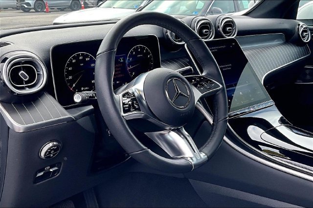 Used 2026 Mercedes-Benz GLC 300 4MATIC image 14