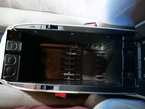 Used 1999 Ford Explorer XLT image 31