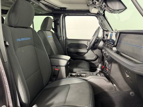 Certified 2025 Jeep Wrangler Unlimited Rubicon 4xe w/ Convenience Group AWD/4WD image 30