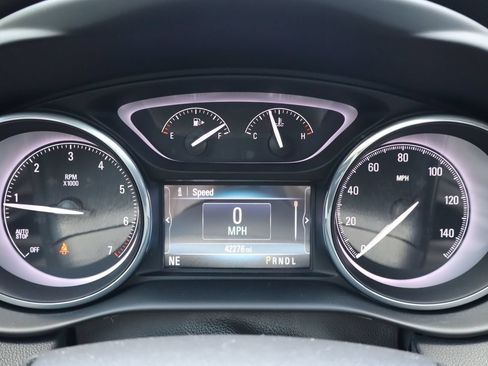 Used 2019 Buick Envision Essence FWD image 10