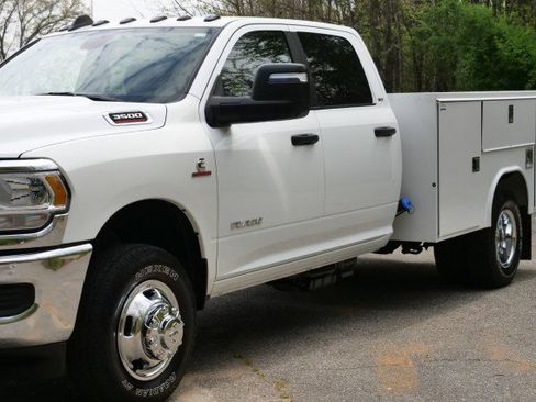 Used 2024 RAM 3500 SLT w/ Quick Order Package 2YG SLT image 44