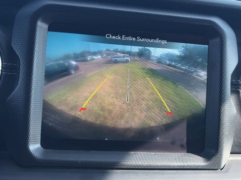 Used 2021 Jeep Wrangler Unlimited Sahara w/ Cold Weather Group AWD/4WD image 23