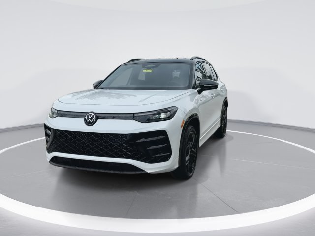 New 2026 Volkswagen Tiguan SE R-Line AWD/4WD image 4