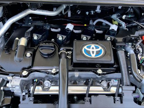 Used 2024 Toyota Corolla LE FWD image 32