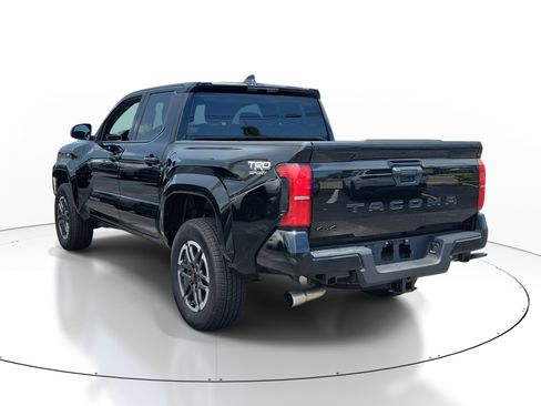 Used 2025 Toyota Tacoma TRD Sport AWD/4WD image 4