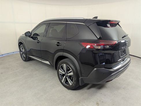 Used 2023 Nissan Rogue SL w/ SL Premium Package image 6