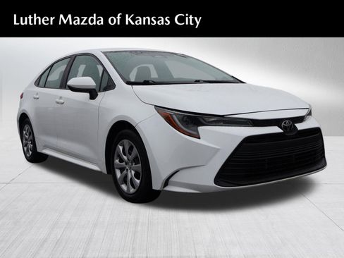 Used 2023 Toyota Corolla LE FWD image 1