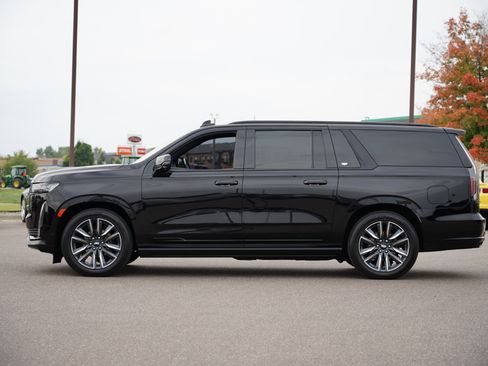 Used 2021 Cadillac Escalade ESV Sport w/ Driver Assist Tech Package image 6