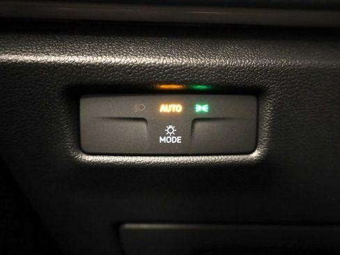 New 2026 Volkswagen Tiguan SE R-Line image 28