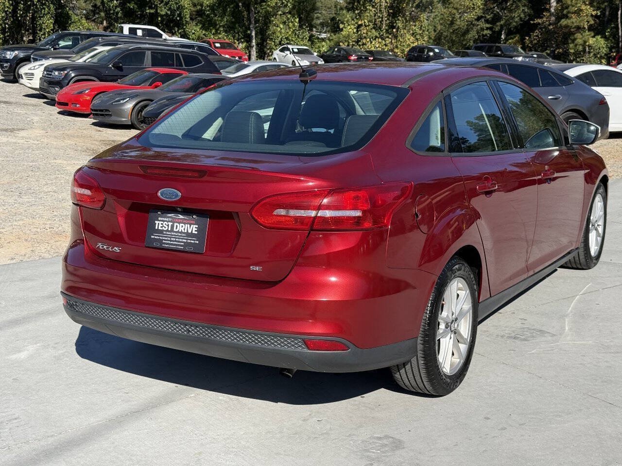 Used 2015 Ford Focus SE FWD image 4