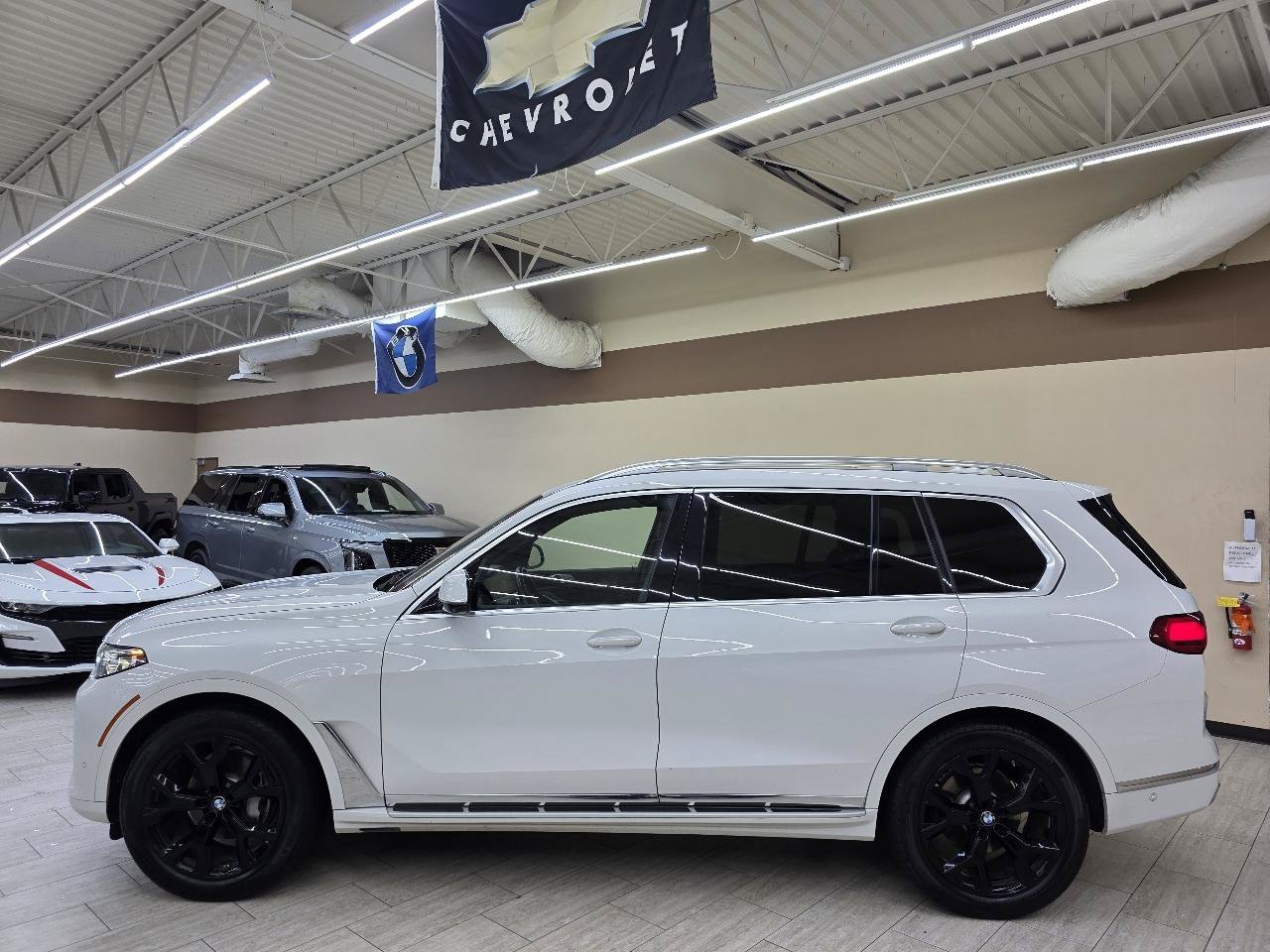 Used 2020 BMW X7 xDrive40i w/ Premium Package AWD/4WD image 9