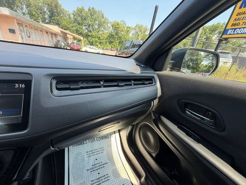 Used 2019 Honda HR-V Sport image 22