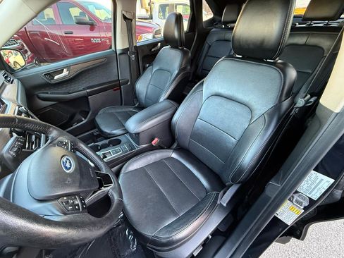 Used 2020 Ford Escape Titanium AWD/4WD image 13