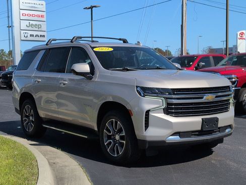 Used 2021 Chevrolet Tahoe LT image 3