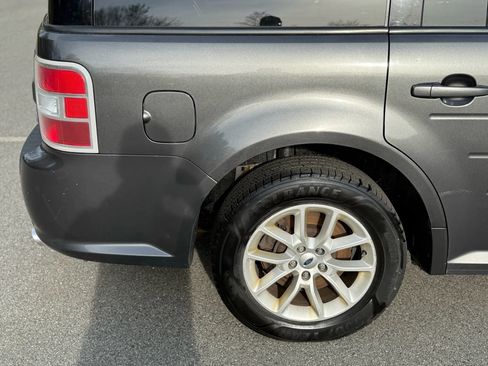 Used 2018 Ford Flex SE image 10