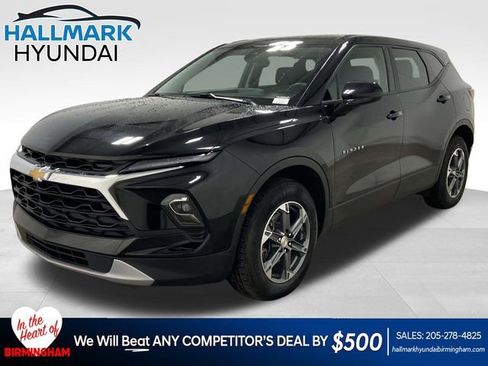 Used 2025 Chevrolet Blazer LT image 1