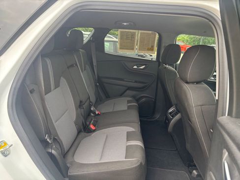 Used 2025 Chevrolet Blazer LT FWD image 27
