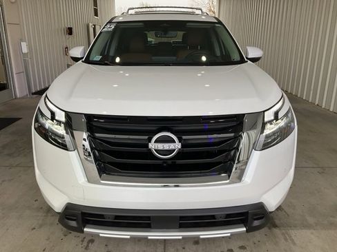 Used 2025 Nissan Pathfinder Platinum w/ Cargo Package image 28