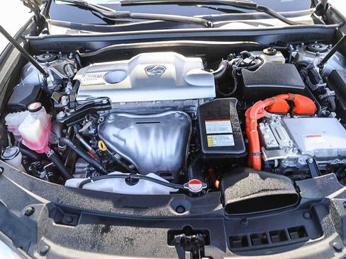Used 2016 Lexus ES 300h w/ Ultra Luxury Package FWD image 26