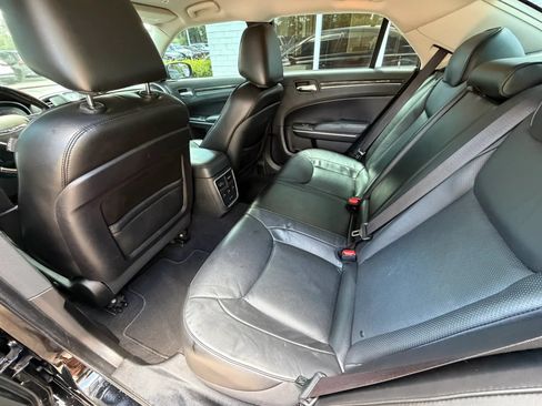 Used 2022 Chrysler 300 Touring L w/ Comfort Group RWD image 16
