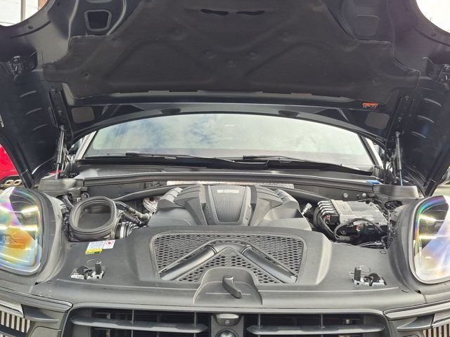Used 2023 Porsche Macan S AWD/4WD image 30