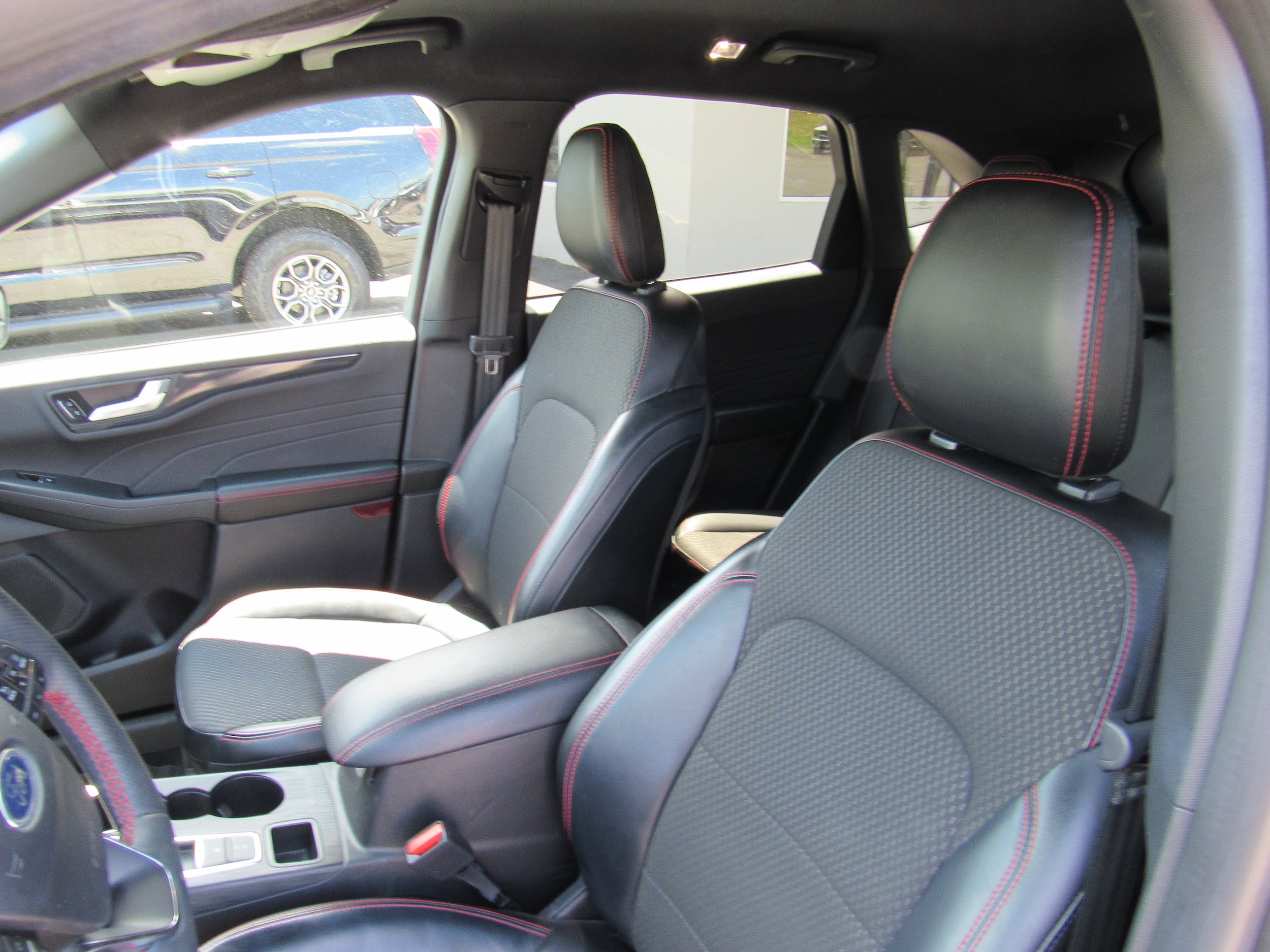 Used 2024 Ford Escape ST-Line w/ Tech Pack #1 AWD/4WD image 16