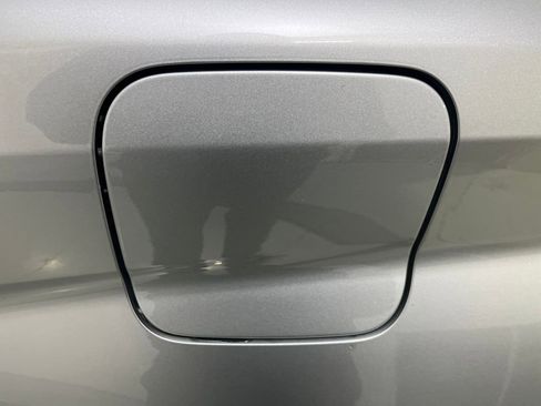 Used 2024 Toyota Sienna XLE image 40