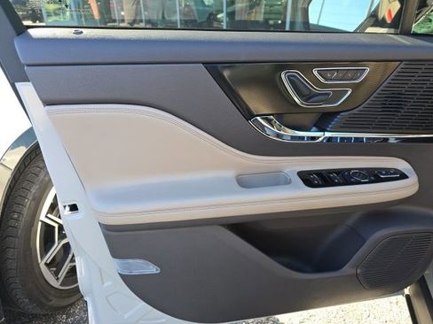 Used 2020 Lincoln Corsair FWD w/ Equipment Group 101A image 7