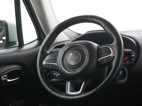 Used 2018 Jeep Renegade Latitude w/ Cold Weather Group AWD/4WD image 14