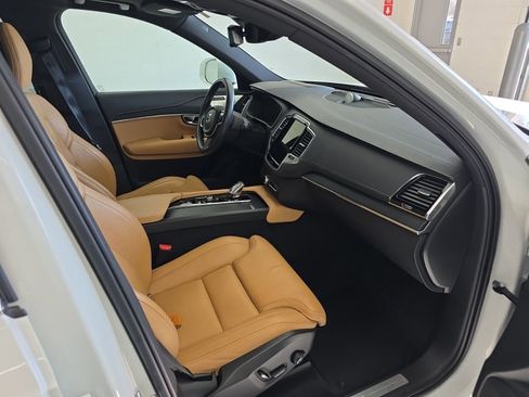 Used 2021 Volvo XC90 T8 Inscription w/ Advanced Package image 9