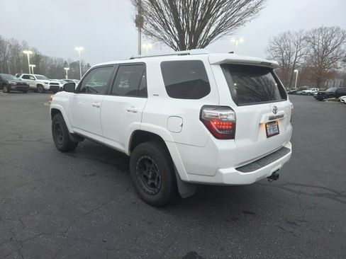 Used 2016 Toyota 4Runner SR5 Premium image 5