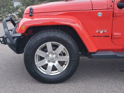 Used 2018 Jeep Wrangler Sahara w/ Connectivity Group image 11