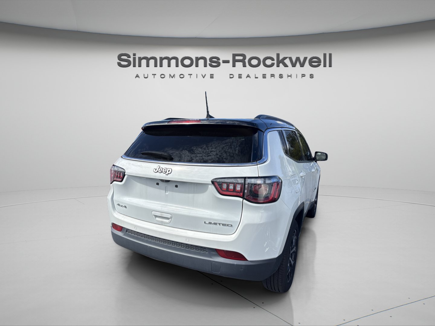 Used 2025 Jeep Compass Limited AWD/4WD image 5