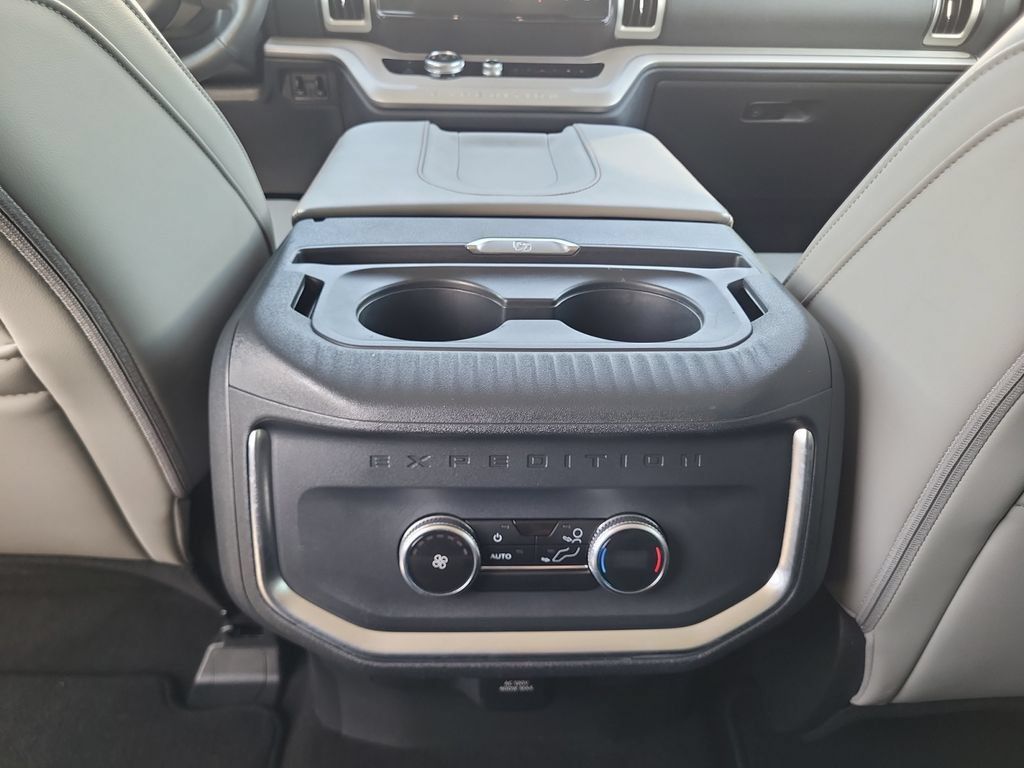 Used 2025 Ford Expedition Max Active AWD/4WD image 21