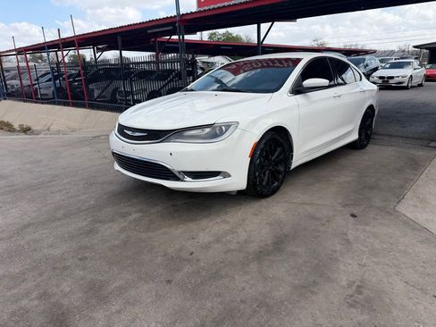 Used 2015 Chrysler 200 Limited w/ Convenience Group image 7