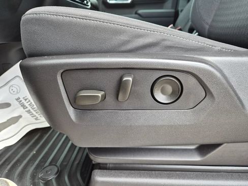 Used 2024 Chevrolet Silverado 1500 LT AWD/4WD image 17